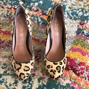 Leopard pumps...like new